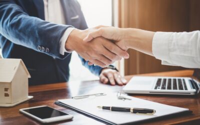 ¿Inmobiliaria, abogado inmobiliario o ambos para comprar o vender una vivienda?